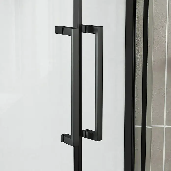 Aurlane Dampfdusche Relax Hammam Round - 95 x 95 x 218 cm, Weiß/Schwarz - Nahaufnahme der schwarzen Türgriffe einer modernen Duschkabine. Das elegante Design betont die klaren Linien und die hochwertige Verarbeitung.