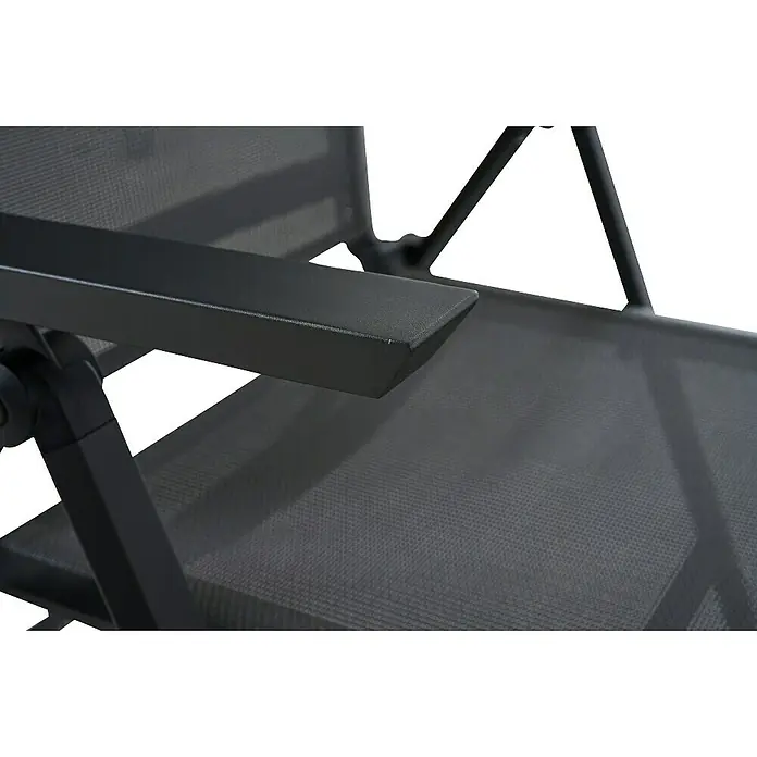 Siena Garden Gartenliege Tauro - Anthrazit, Aluminium, Klappbar - Nahaufnahme eines grauen Gartenstuhls mit Armlehne und Netzbespannung.