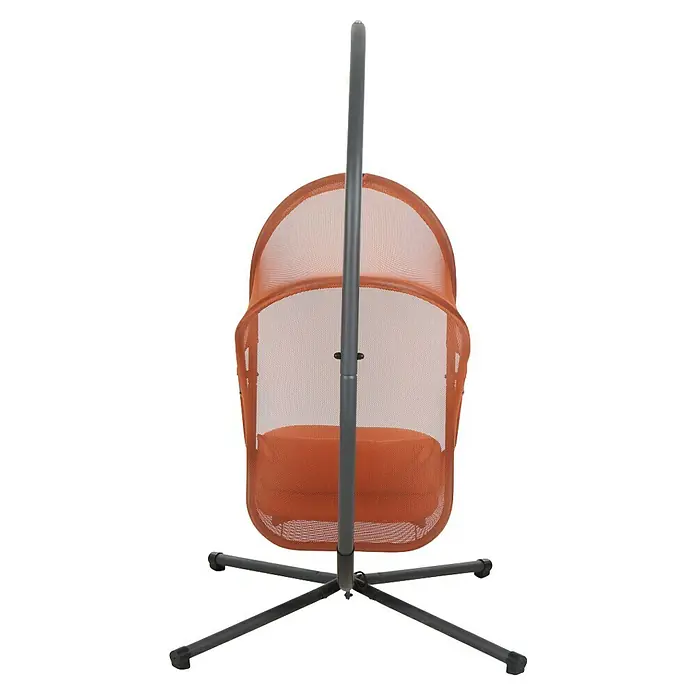 Siena Garden Hängesessel Yobaya mit Schutzhülle - L x B x H: 106 x 123 x 195 cm, Rot - Ansicht eines hängenden Lounge-Sessels aus orangefarbenem Mesh mit einem schlanken, grauen Metallrahmen.