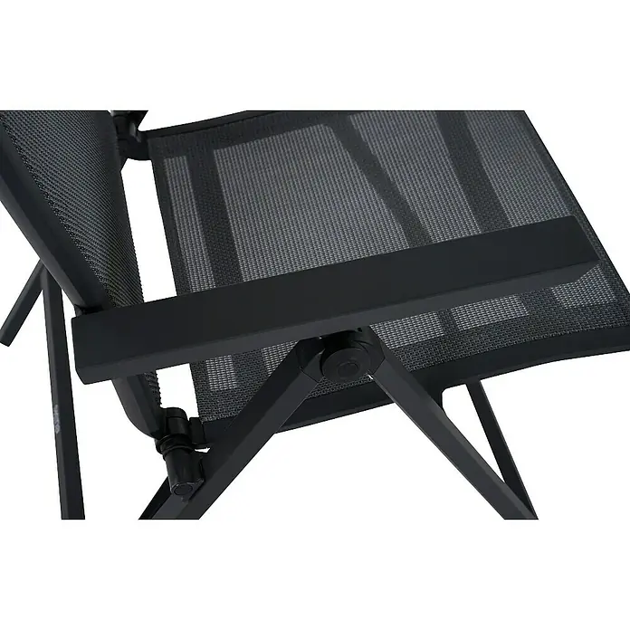 Siena Garden Klappstuhl Tauro - Ranotex-Gewebe, Klappbar, Anthrazit, B x T x H: 60 x 66 x 110 cm - Nahaufnahme eines schwarzen Klappstuhls mit Netzbespannung. Das Metallgestell ist robust und für den Außenbereich geeignet.