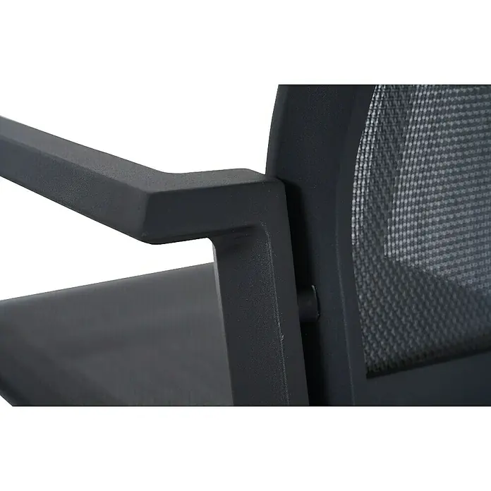 Siena Garden Stapelsessel Tauro - Ranotex-Gewebe, Stapelbar, Anthrazit, B x T x H: 63 x 70,5 x 99,5 cm - Nahaufnahme eines Bürostuhls mit Armlehne, der einen hochwertigen und ergonomischen Eindruck vermittelt. Das Design ist modern und funktional.