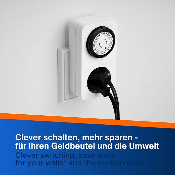 REV Zeitschaltuhr mit Combini-Stecksystem - Mechanisch, Weiß, 3.680 W - Eine Zeitschaltuhr mit zwei Steckdosen ist an einer Wand befestigt und spart Energie und schont die Umwelt.
