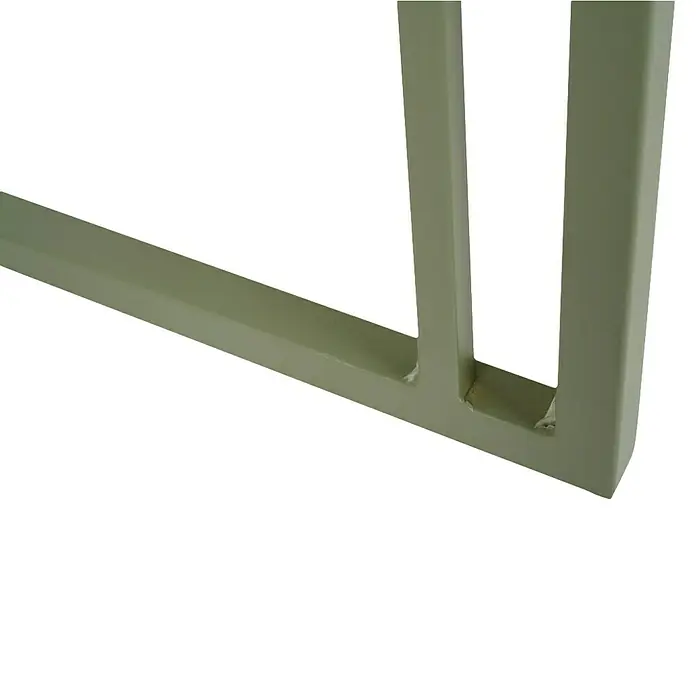 Siena Garden Garten-Beistelltisch Ramo - L x B x H: 33,5 x 40 x 50 cm, Melamin, Quadratisch, Olive - Nahaufnahme eines olivgrünen Metallregals, das Stabilität und Funktionalität für diverse Aufbewahrungsbedürfnisse bietet.