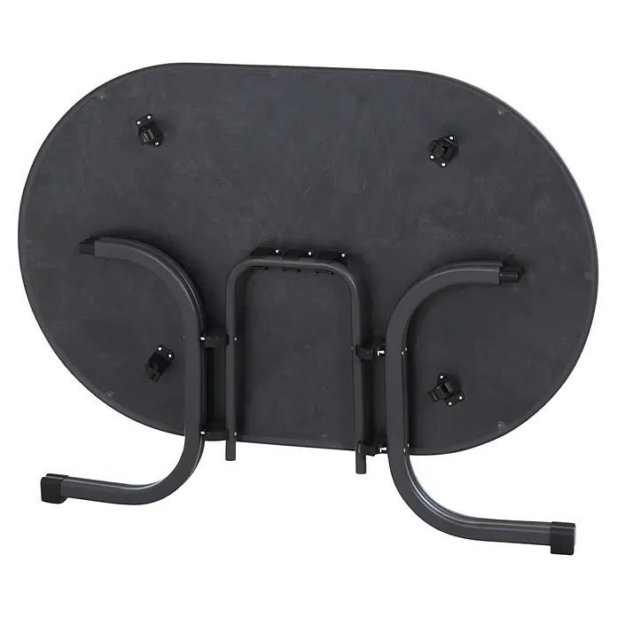 Siena Garden Urban Lights Gartenmöbel-Set Lane Stuhl/Paco Tisch - 5 -tlg., Polypropylen, Olive/Anthrazit - Unterseite eines schwarzen Klapptisches mit dunklem Gestell und Befestigungen, aufgenommen aus einem niedrigen Winkel.