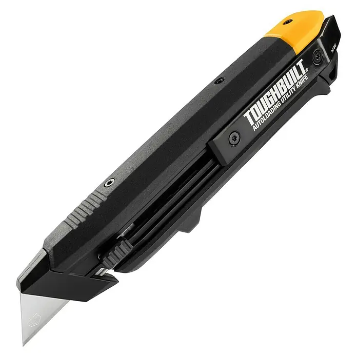 ToughBuilt Cuchillo cúter TB-H4-10-A-BEA - Negro/Amarillo - Un cúter ToughBuilt negro de autocarga con detalles amarillos, que ofrece una cuchilla afilada para diversas tareas de corte.