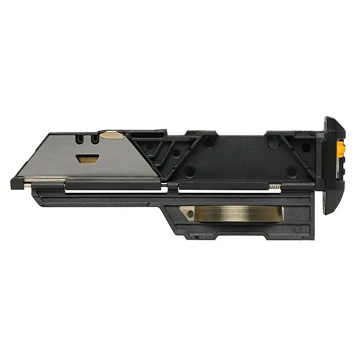 ToughBuilt Navaja de bolsillo TB-H4S2-03 - Largo: 10,2 mm, Aluminio, Negro/Amarillo - Primer plano de un cúter negro con una cuchilla afilada y detalles dorados, diseñado para tareas de corte de precisión.