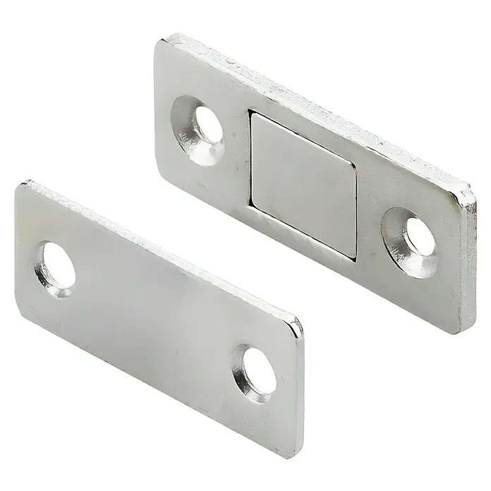 Hettich Magnet Neodym - L x B: 42 x 16 mm, Silber - Zwei silberfarbene magnetische Türschnäpper aus Metall, einer mit Magnet, für Schränke oder Türen.
