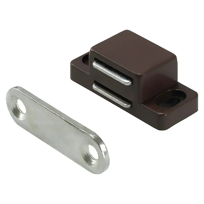 Hettich Magnetverschluss - Haftkraft: 2 kg, Braun - Brauner Magnetverschluss mit silberner Gegenplatte für Schranktüren. Praktisches Zubehör für Möbel.