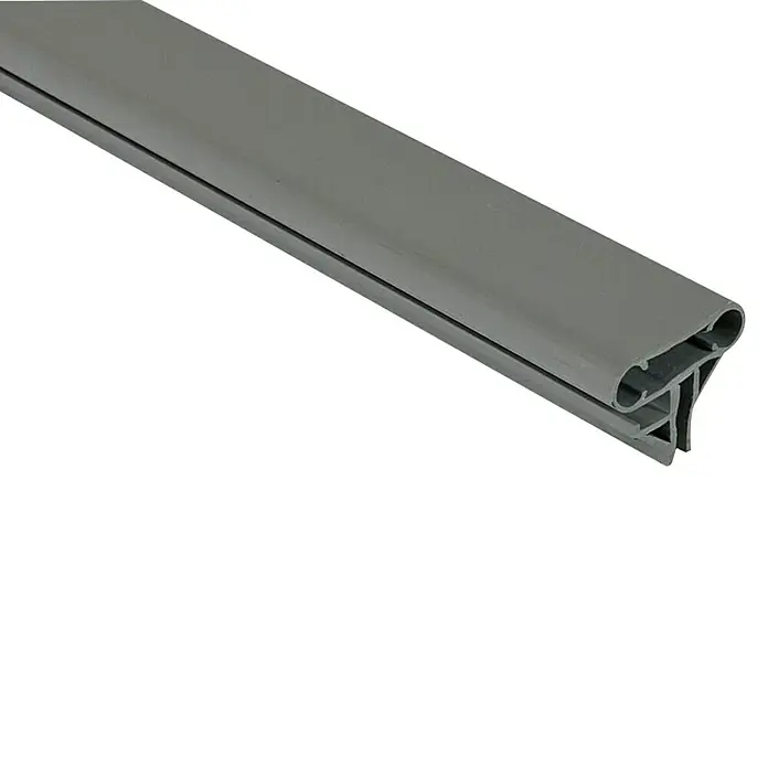 myPool Handlauf Klemmbiese - Grau, Passend für: Ovalpools mit L x B: 600 x 320 cm - Detaillierte Nahaufnahme eines grauen Türdichtungs-Profils, das für Abdichtung und Isolierung sorgt und präzise gefertigt ist.