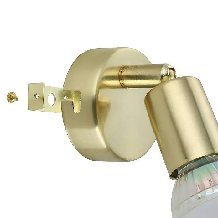 Eglo Buzz-LED Deckenstrahler BUZZ-LED - 2,8 W, Gold, GU10, 1 Stk. - Nahaufnahme einer goldenen Wandleuchte mit Montagehalterung und Schraube, ideal für stilvolle Innenräume.