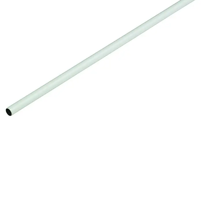 Hettich Kleiderstange - Ø x L: 25 x 1.000 mm, Lackiert, Weiß - Aufnahme eines weißen Rohres, das sich diagonal über einen schwarzen Hintergrund erstreckt, geeignet für Sanitär- oder Bauprojekte.
