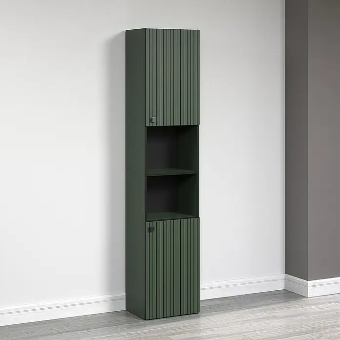 Trendteam Niklas Hochschrank - B x T x H: 40 x 31 x 186 cm, Grün, Strukturiert - Eine hochformatige, grüne Badezimmerkommode mit Regalen und Türen vor einer weißen Wand.