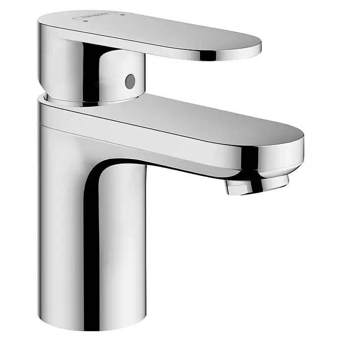 Hansgrohe Vernis Blend Waschtischarmatur 70 - Chrom, Zugstange - Ein moderner, verchromter Waschtischmischer von Hansgrohe, der durch sein minimalistisches Design und seine hochwertige Verarbeitung besticht.