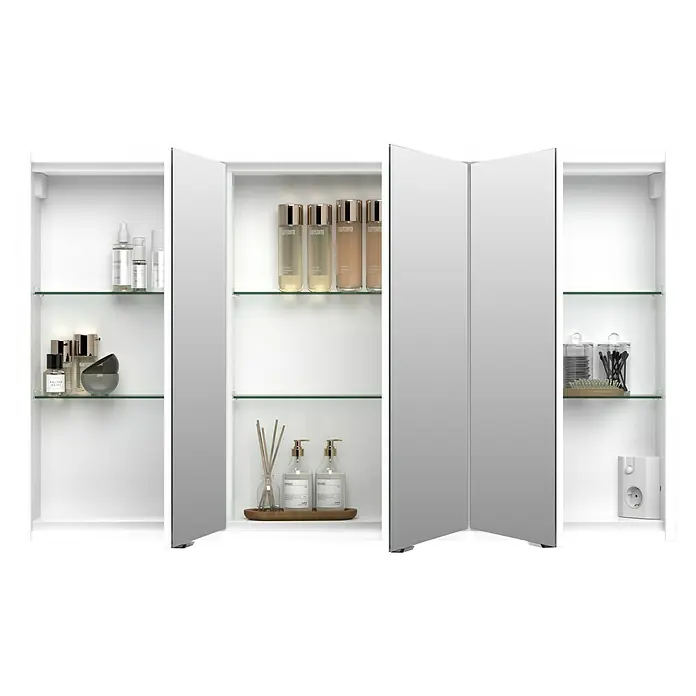 Jokey LED-Spiegelschrank Batu - B x H: 120 x 71,4 cm, Holz, Weiß - Weißer Badezimmerschrank mit Spiegel und Glasböden, gefüllt mit Kosmetikprodukten und Pflegeartikeln für eine elegante Badezimmerorganisation.
