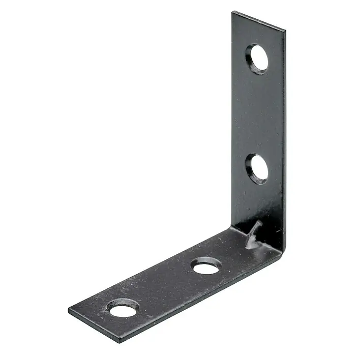 Hettich Stuhlwinkel - L x B x H: 50 x 50 x 16 mm, Stahl, Gunmetal - Ein glänzend schwarzer Winkelverbinder aus Metall mit Löchern für Schrauben, ideal für Möbelbau und Regalbefestigungen.