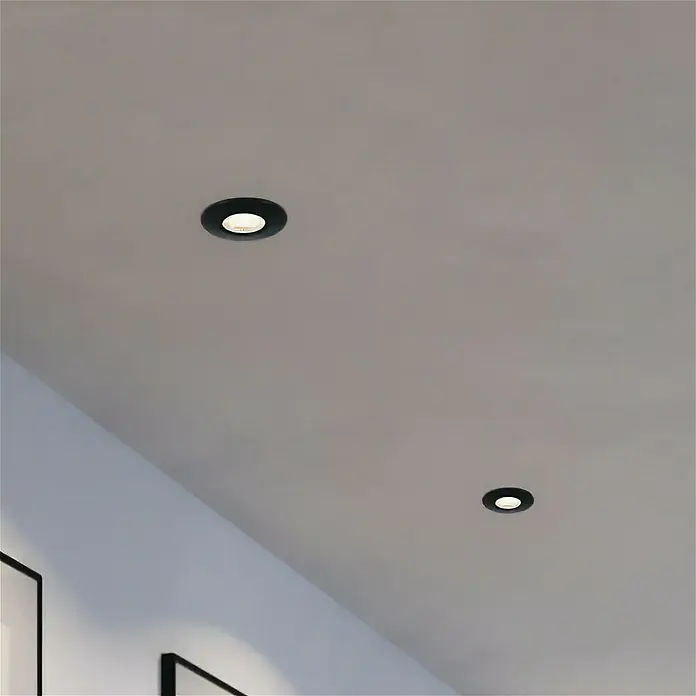 Eglo LED-Einbauleuchte Agulo - Warmweiß, Durchmesser: 85 cm, Schwarz - Deckenansicht mit zwei stilvollen schwarzen Einbaustrahlern, die ein modernes Ambiente schaffen.