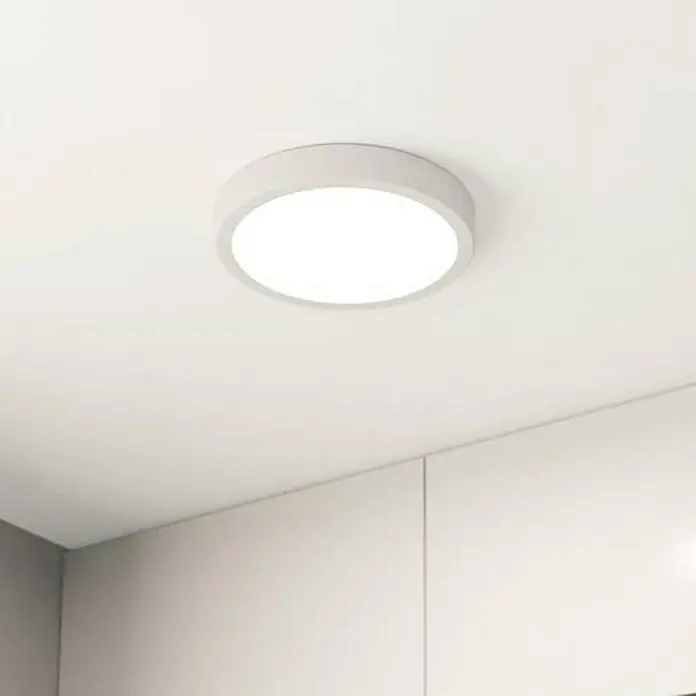 Eglo Fueva 5 LED-Deckenleuchte Fueva 5 - Weiß, Durchmesser: 210 mm - Runde LED-Deckenleuchte in Weiß, die helles Licht spendet und eine moderne und elegante Atmosphäre in den Raum bringt.