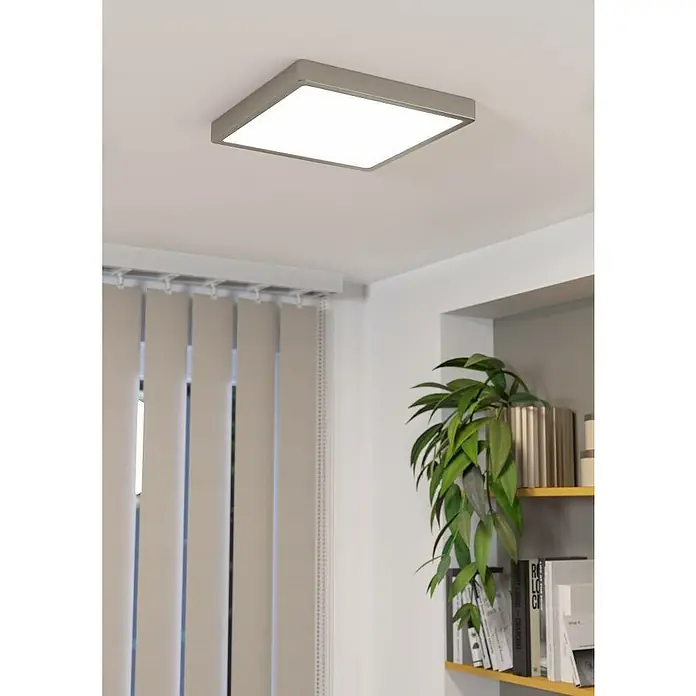Eglo Fueva 5 LED-Deckenleuchte - 20 W, 28,5 x 28,5 x 2,8 cm, Nickel-matt, Neutralweiß - Moderne quadratische Deckenleuchte in einem hellen Raum, die ein sanftes, einladendes Licht spendet. Ideal für Wohn- und Bürobereiche.