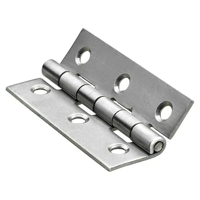 Hettich Scharniere - L x B x S: 60 x 35 x 1 mm, Edelstahl - Nahaufnahme eines silberfarbenen Türbandes mit Schraubenlöchern und drehbarem Gelenk auf schwarzem Hintergrund.