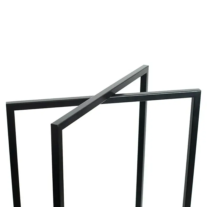 Westmann Kaminholzregal Xavier - 40 x 20 x 120 cm, Stahl, Schwarz - Nahaufnahme eines modernen Couchtischgestells aus schwarzem Metall mit klaren Linien und minimalistischem Design vor schwarzem Hintergrund.