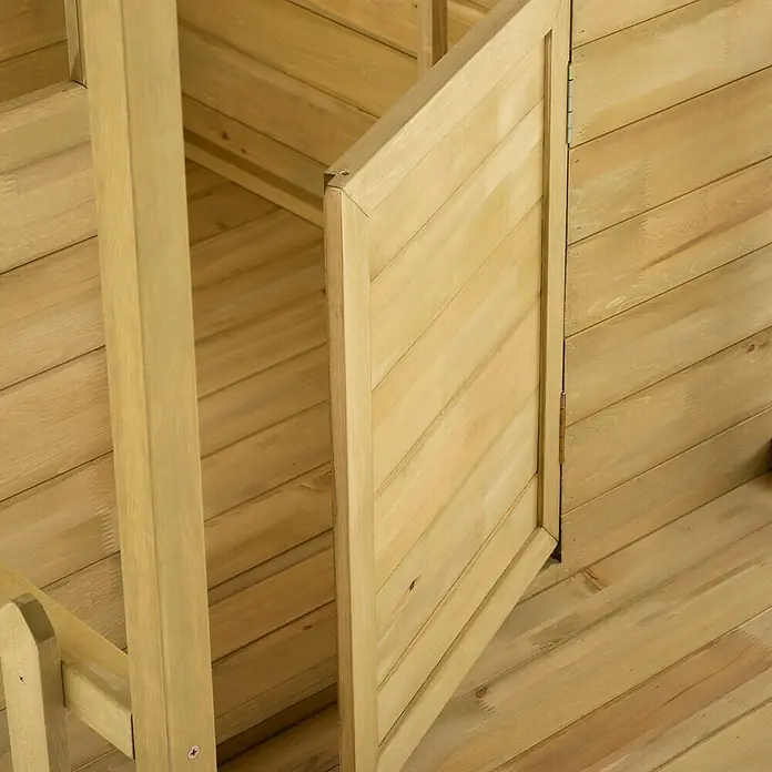 Zwerkules Spielhaus Villa - L x B x H: 137 x 121 x 140 cm, Holz, Natur - Detailaufnahme eines offenen Holzschrankes, dessen Tür teilweise geöffnet ist und Einblick in das Innere des Schranks gewährt.