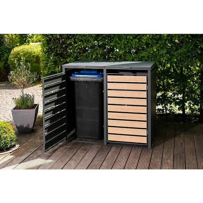 Westmann Mülltonnenbox Lacina - Stahl, Anthrazit/Braun, Geeignet für Anzahl Mülltonnen: 2 Stk. - Eine Mülltonnenbox aus Holz und Metall steht auf einer Terrasse, eine Tür ist geöffnet.