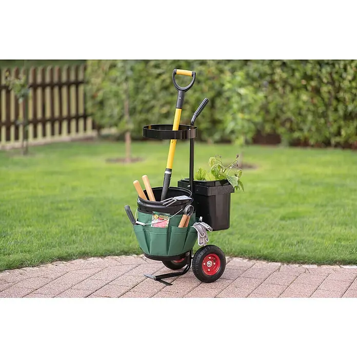 Westmann Gartentrolley Universal - 40 x 56 x 104 cm - Gartenwagen mit Werkzeugen. Der Wagen ist mit einer Schaufel, Handwerkzeugen und einer Pflanze ausgestattet. Praktisch für jeden Gärtner!