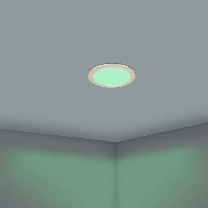 Eglo LED-Einbauleuchten-Set rund ABIUL - 3,2 W, Ø x H: 8,6 x 4 cm, Nickel, RGBW - Eingebaute LED-Deckenleuchte mit rundem Chromrahmen und grüner Beleuchtung, die eine moderne und energieeffiziente Lösung darstellt.