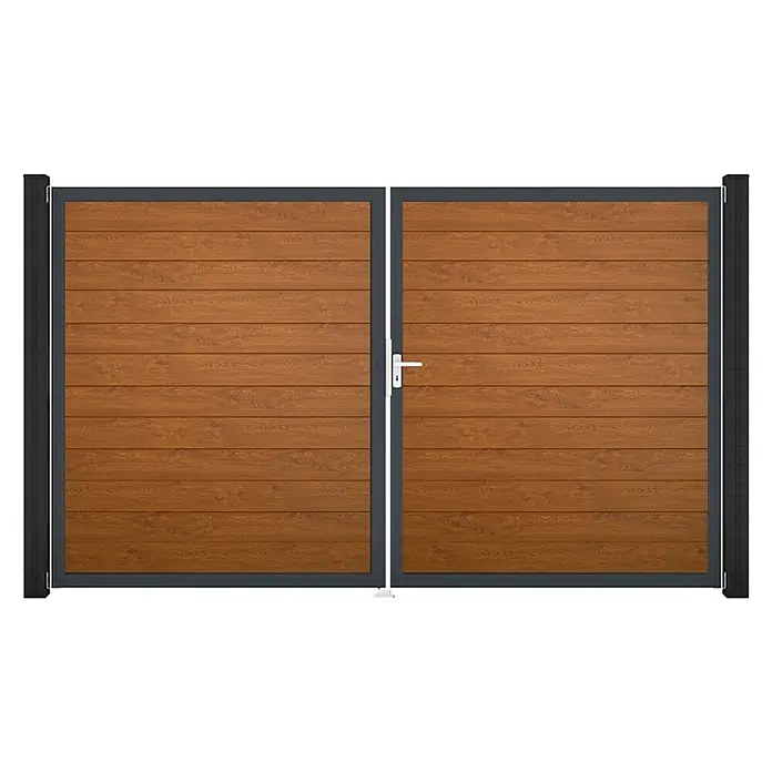 GroJa BasicLine Gartentor Schmal - 300 x 180 cm, Golden Oak (DB703), Kunststoff, DIN Anschlag: Rechts - Doppelttor mit braunen Holzlatten, dunkelgrauem Rahmen und weißem Griff.
