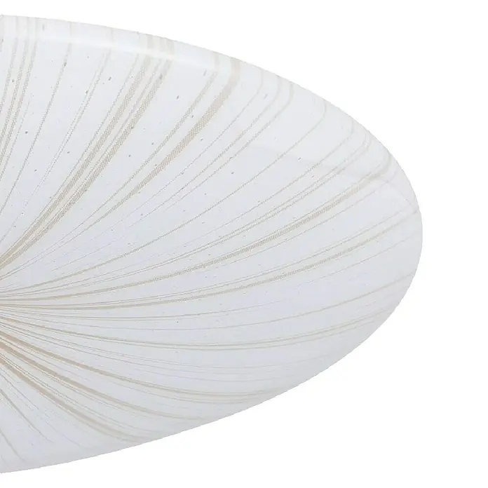 Eglo LED-Deckenleuchte rund NIEVES 1 - 19,5 W, Ø x H: 41 x 6,5 cm, Weiß/Gold, Warmweiß - Nahaufnahme einer weißen Glasschale mit wirbelnden cremefarbenen Akzenten, die eine elegante und moderne Ästhetik ausstrahlt.