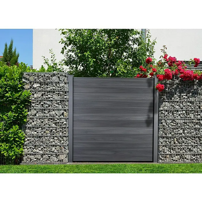 GroJa Solid Steckzaun - 180 x 180 cm, Steingrau - Gartensichtschutz aus dunkelgrauen Paneelen und Gabionenwänden mit Steinen gefüllt.