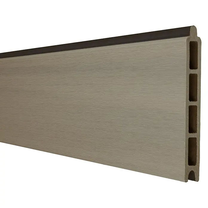 GroJa Solid Steckzaun - 180 x 15 cm, Bi-color co-extrudiert - Hellebraunes Verbundprofil mit strukturierter Oberfläche und dunkelbrauner Oberkante, Hohlkern sichtbar.
