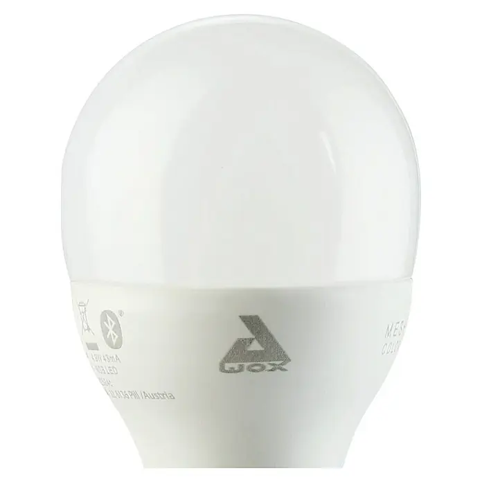 Eglo connect.z Smart-LED-Lampe Zigbee RGB/CCT - E14, Dimmbarkeit: Nicht Dimmbar, RGBW, 470 lm, 4,9 W - Nahaufnahme einer weißen WOX LED-Lampe, ideal für stimmungsvolle Beleuchtung und energieeffizientes Licht in jedem Raum.