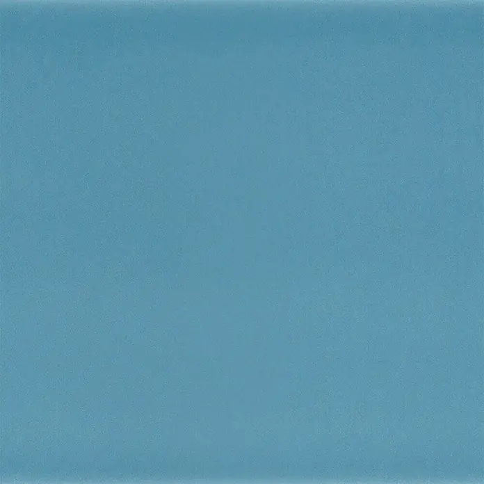 Modern Style Wandfliese Metro Biselado Azul 730 - 9,8 x 29,8 cm, Blau, Glänzend - Eine glatte, hellblaue Oberfläche. Ideal für Hintergründe, Texturen oder Farbmuster, um eine beruhigende Atmosphäre zu schaffen.