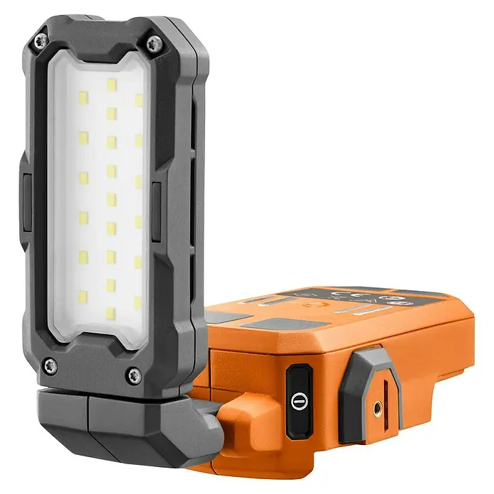 AEG Pro 18V LED-Arbeitsleuchte BML 18 - 18 V, Ohne Akku, 850 lm, Aufhängehaken - Robuste, orange-dunkelgraue, tragbare LED-Arbeitsleuchte mit verstellbarem Kopf und hellem LED-Panel.