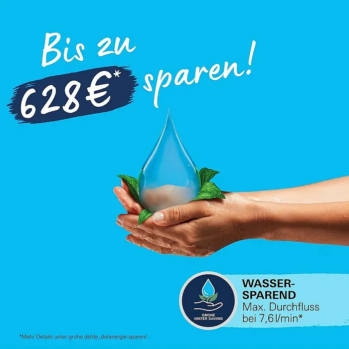 Grohe Vitalio Start Brausegarnitur 110 1 - Lochabstand: 47 cm - 62 cm, Chrom, Kunststoff - Eine Hand hält einen Wassertropfen mit Blättern, der Grohe's Wassersparvorteile und potenzielle Einsparungen illustriert.
