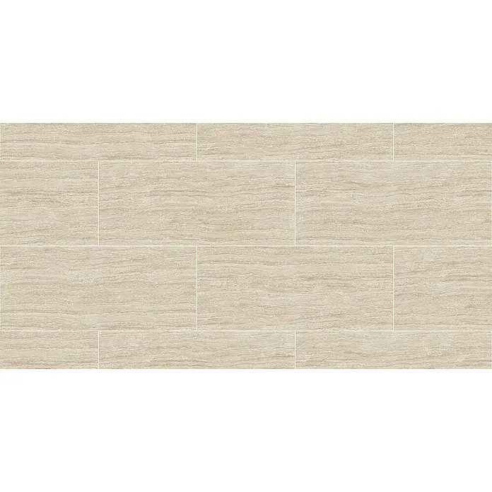 Corso Italia Feinsteinzeugfliese Traventino - 120 x 278 cm, Beige, Matt - Beige Fliesen in Travertin-Optik mit horizontalen wellenförmigen Mustern, in rechteckigem Verbund verlegt.