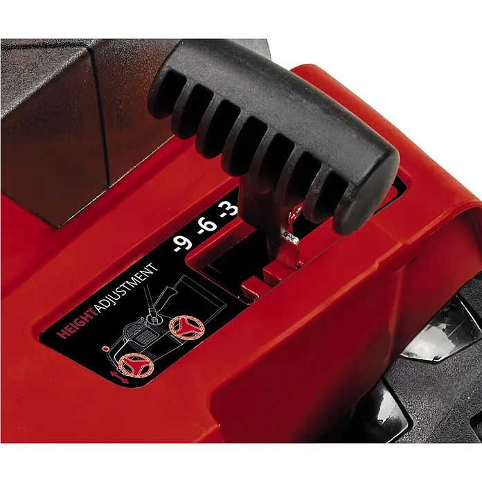 Einhell Power X-Change 18V Akku-Vertikutierer-Lüfter GE-SA 36/35 - Anzahl Akkus: Ohne Akku, 36 V, Arbeitsbreite: 35 cm - Detailaufnahme des roten Rasenmähers mit schwarzem Griff zur Höheneinstellung auf Stufe 3.