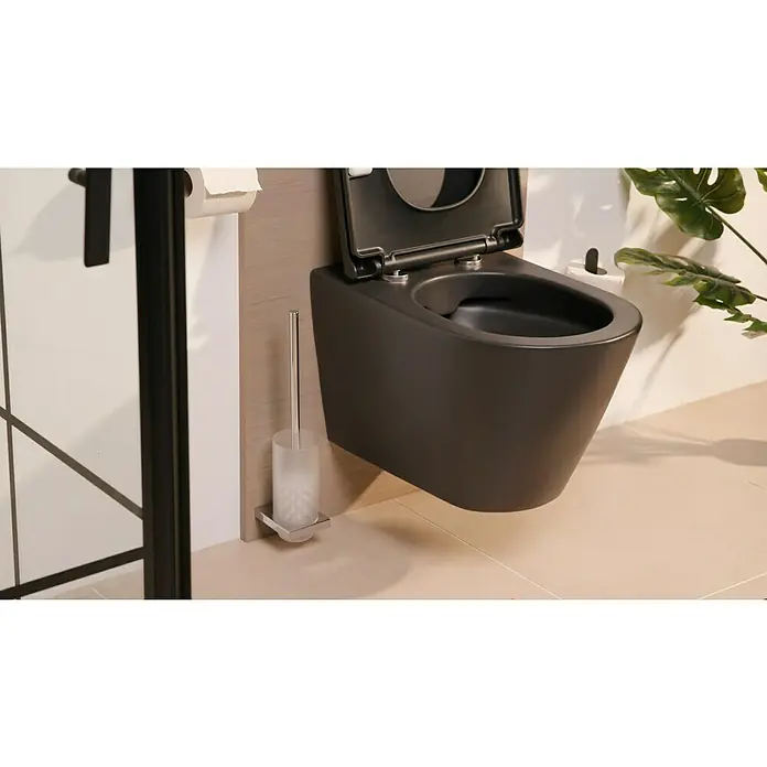Keuco Edition 11 WC-Bürstengarnitur - Kristallglas, Satiniert/Chrom - Elegantes, wandhängendes WC in Schwarz mit offenem Deckel, das modernes Baddesign verkörpert. Stilvolle Badgestaltung für ein zeitgemäßes Ambiente.