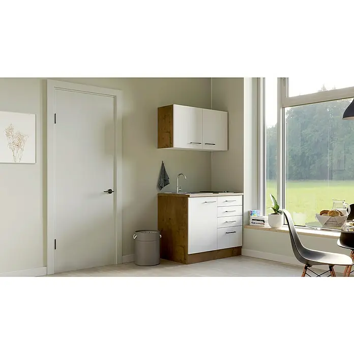Flex-Well Avila Miniküche - Breite: 100 cm, Magnolia, Mit Elektrogeräten - Eine moderne Küchenzeile mit weißen Schränken und Holzakzenten unter einem hellen Fenster, das natürliches Licht hereinlässt.