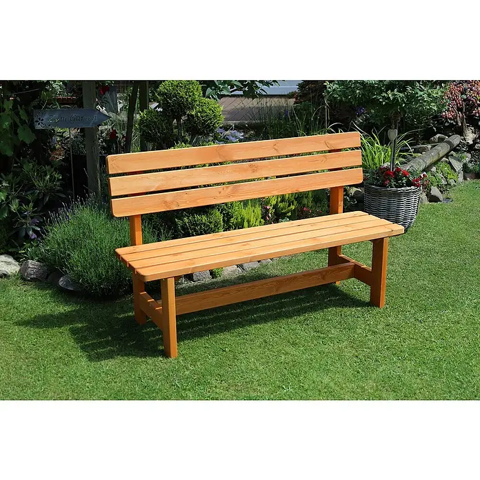 Promadino Gartenbank Summer - B x T x H: 150 x 51 x 90 cm, Nadelholz, Honigbraun - Eine hölzerne Gartenbank mit Rückenlehne steht auf einem grünen Rasen und lädt zum Verweilen im Garten ein.
