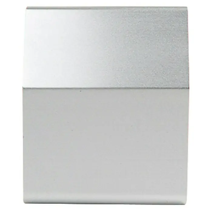 Möbelgriff - Typ Möbelgriff: Sonstige, Aluminium, Vernickelt, Länge: 40 mm - Nahaufnahme eines silbernen Metallprofils, das eine glatte und eine strukturierte Oberfläche zeigt. Ideal für moderne Innenausstattung und architektonische Details.