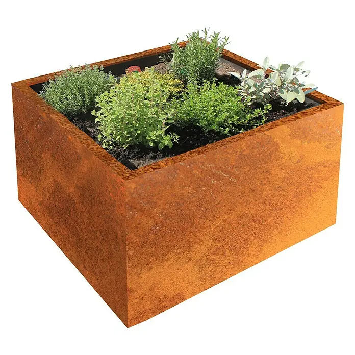 Palatino Exclusive Line Pflanzkasten Clara - 80 x 80 x 50 cm, Cortenstahl, Rotbraun - Rostfarbener Pflanzkasten aus Metall mit Kräutern. Der Blumenkasten ist quadratisch und mit Erde und verschiedenen Kräutern bepflanzt.
