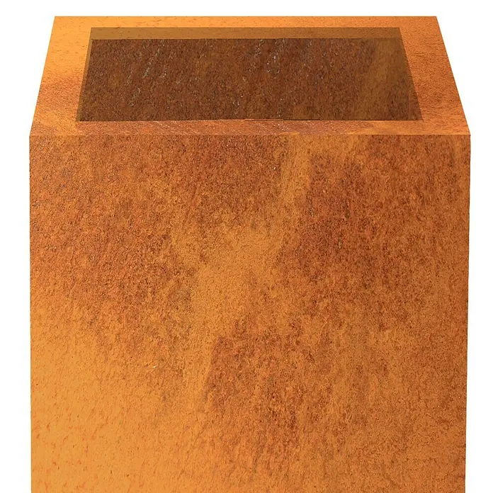 Palatino Exclusive Line Pflanzkasten Nora - 50 x 50 x 50 cm, Cortenstahl, Rotbraun - Rostfarbener, kastenförmiger Pflanzkübel mit einer quadratischen Öffnung oben, der Textur und Tiefe zeigt.