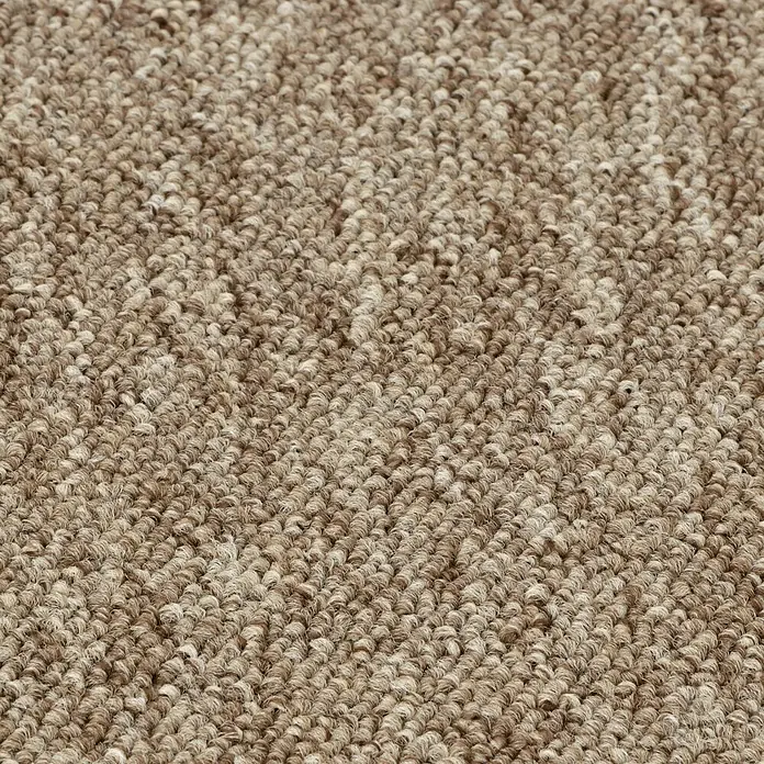 Teppichfliese Vienna - Schlinge, 100 % Polypropylen, Beige - Nahaufnahme eines beigen Teppichs mit eng gewebter Textur, ideal für Wohnräume. Die neutrale Farbe bietet Vielseitigkeit für jede Einrichtung.