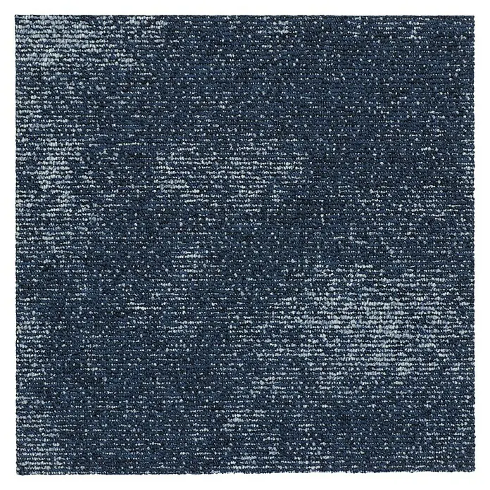 Teppichfliese Explore - Schlinge, 100 % Polypropylen, Navy - Nahaufnahme einer dunkelblauen Teppichfliese mit unregelmäßigem Muster und leichter Textur für den Bodenbelag.
