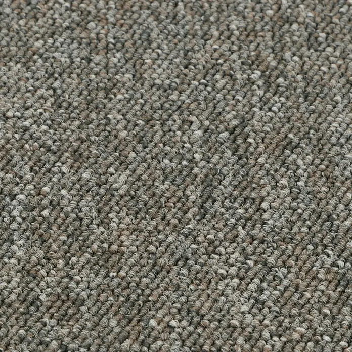 Teppichfliese Solid - Schlinge, 100 % Polyamid SDN, Braun - Nahaufnahme eines Teppichs mit verschlungenen Fasern in verschiedenen Grautönen für ein strukturiertes Erscheinungsbild.