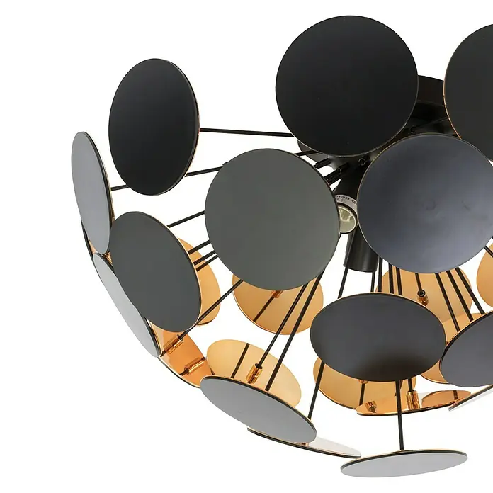 Reality Leuchten Deckenleuchte rund Discalgo - 40 W, Ø x H: 540 mm x 30 cm, Gold, Schwarz, E14 - Nahaufnahme der modernen Deckenleuchte mit schwarzen, grauen und goldenen Scheiben, die ein stilvolles und dekoratives Lichtelement darstellen.