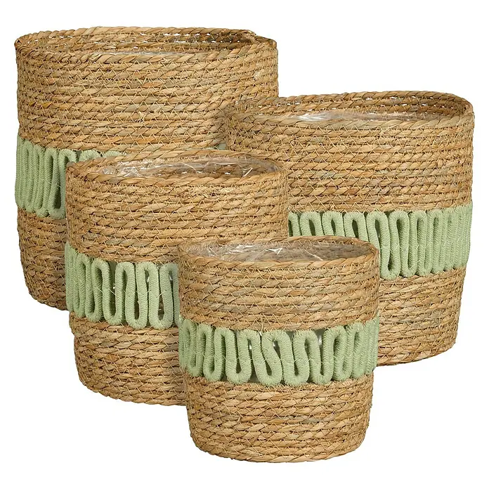 Mica Decorations Pflanzkorb Fernandez - Ø x H: 19 x 19 cm, Naturmaterialien, Braun/Hellgrün - Dieses Bild zeigt eine Gruppe von vier Blumentöpfen aus Stroh mit einer grünen Zierlinie, ideal für die Dekoration Ihres Zuhauses.