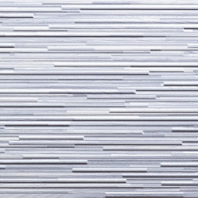 Wandfliese Layers Dekor - 30 x 90 cm, Grau, Matt - Graue Wandfliese mit einem horizontalen, linearen Muster, das eine moderne und stilvolle Oberfläche für jeden Raum bietet.